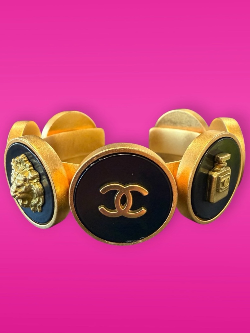 Chanel, Bracelet, "Seven Icon Charm Bracelet", 1995. - Picture 8 of 12